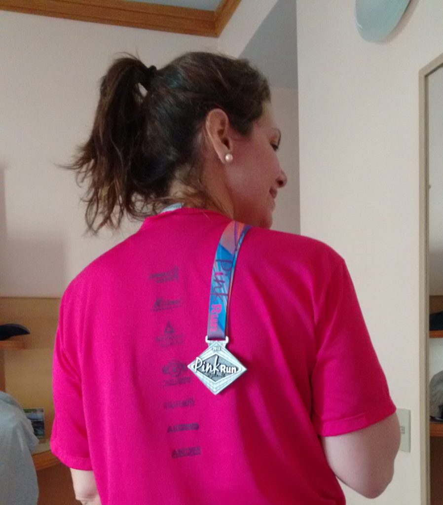 Eu e minha medalha da PinkRun Itapema