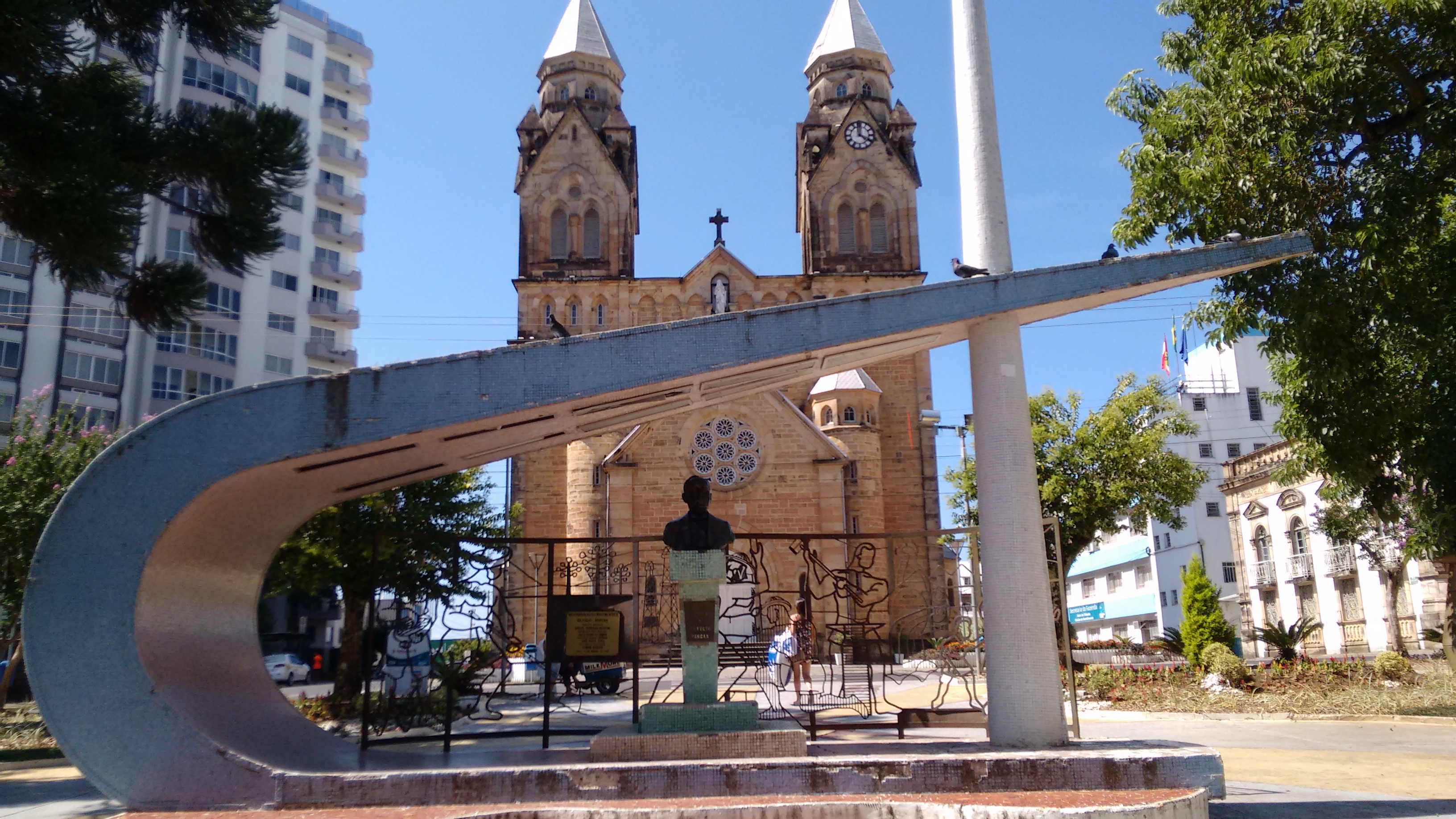 Lages a Capital Nacional do Pinhão Praça Getúlio Vargas catedral-lages-sc-12