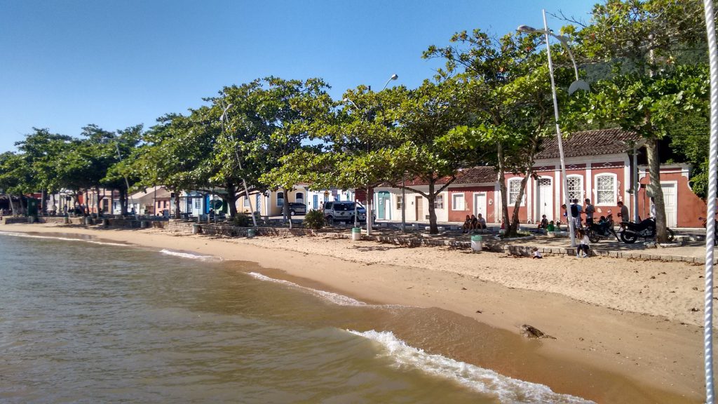 Casas coloniais açorianas, no Ribeirão da Ilha