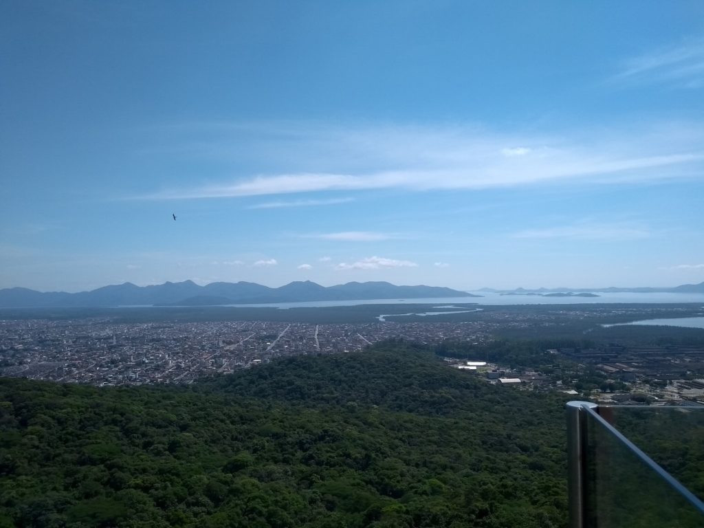Vista da Baía Babitonga, a partir do Mirante de Joinville