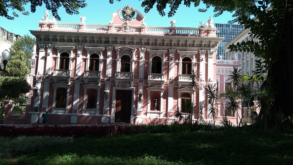 Fachada do Palácio Cruz e Sousa, no centro histórico de Florianópolis